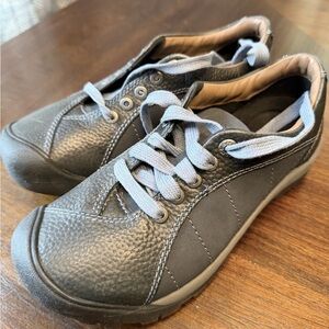 Brand new never worn women’s size 6 Keen’s